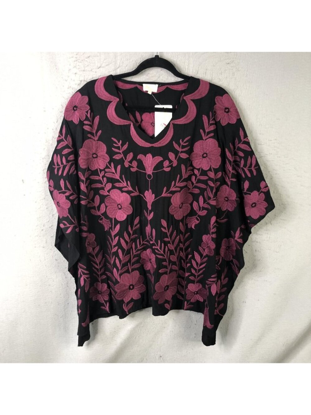 Layerz Clothing Tunic Blouse Womens M Black Embroidered Floral Kimono Boho